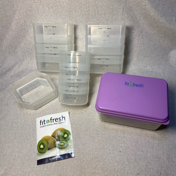 - Fit & Fresh Kids' Healthy Lunch Containers - Picture 2 of 5